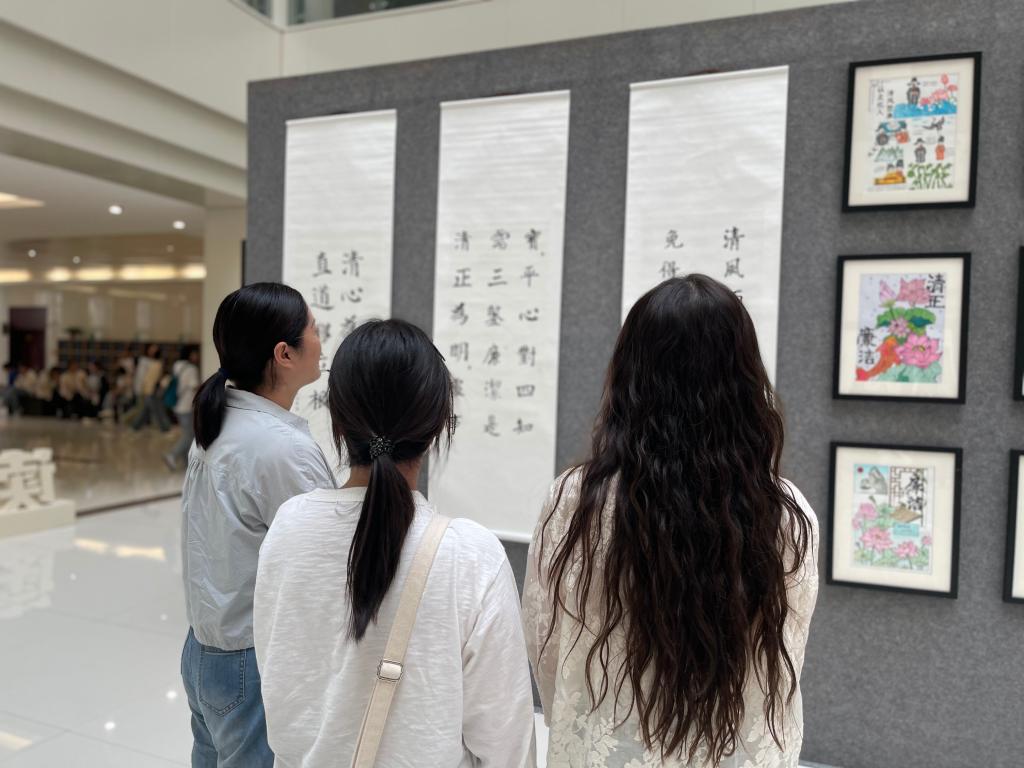 国产成人精品一区二区三区