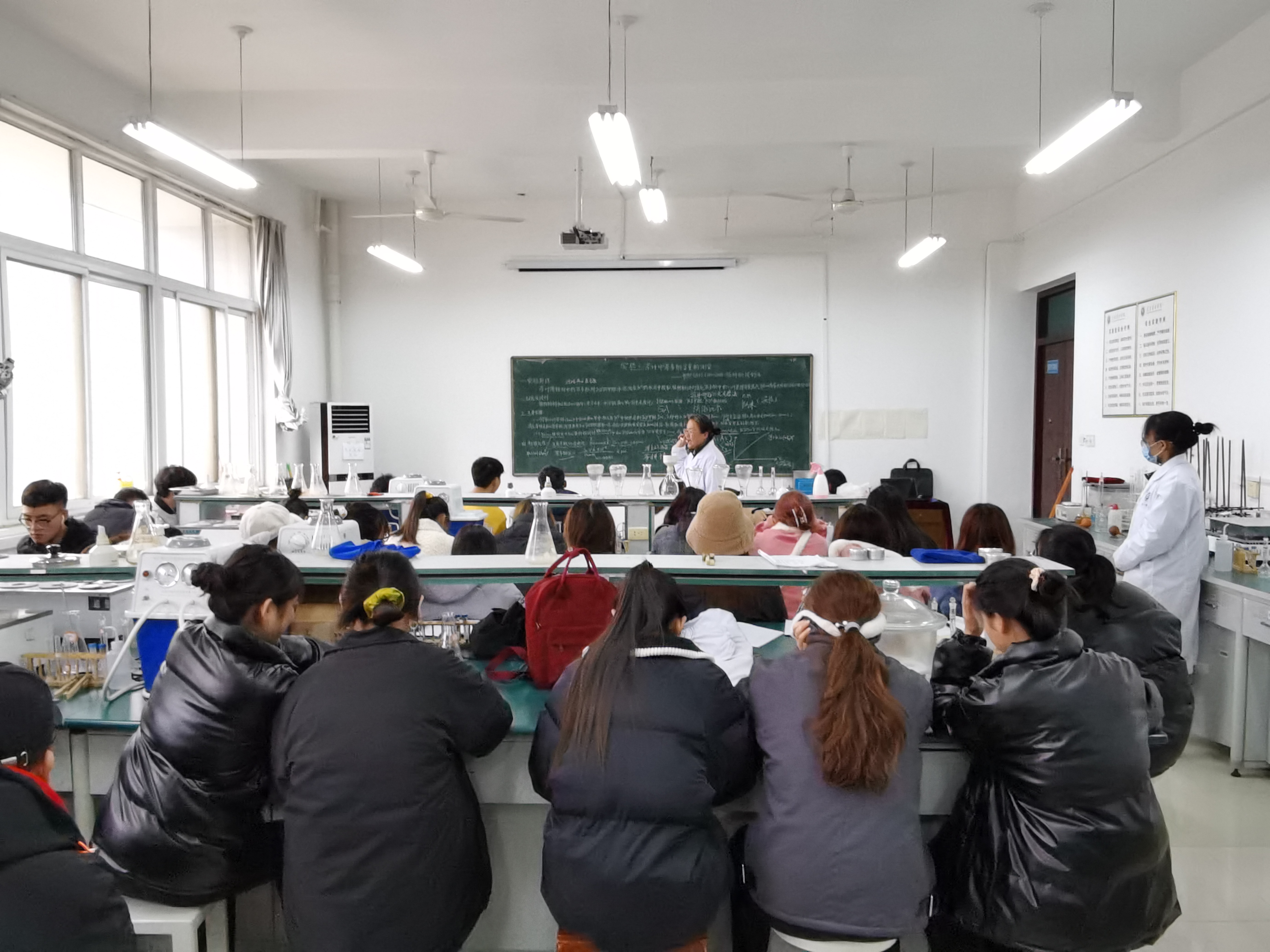 国产成人精品一区二区三区