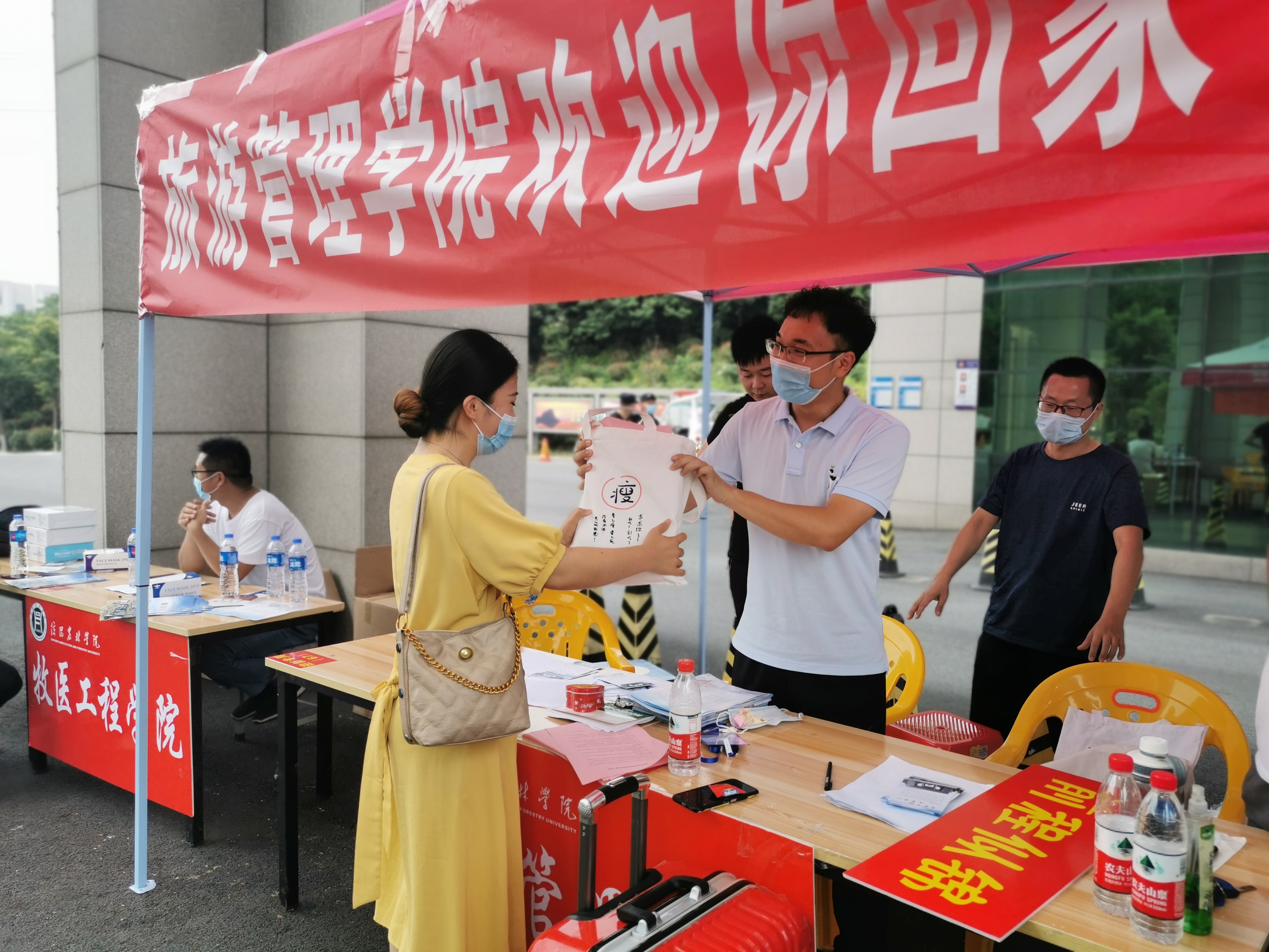 国产成人精品一区二区三区