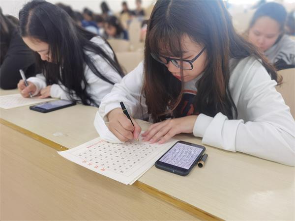 国产成人精品一区二区三区