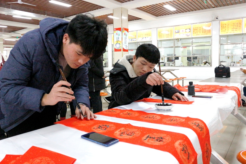 国产成人精品一区二区三区