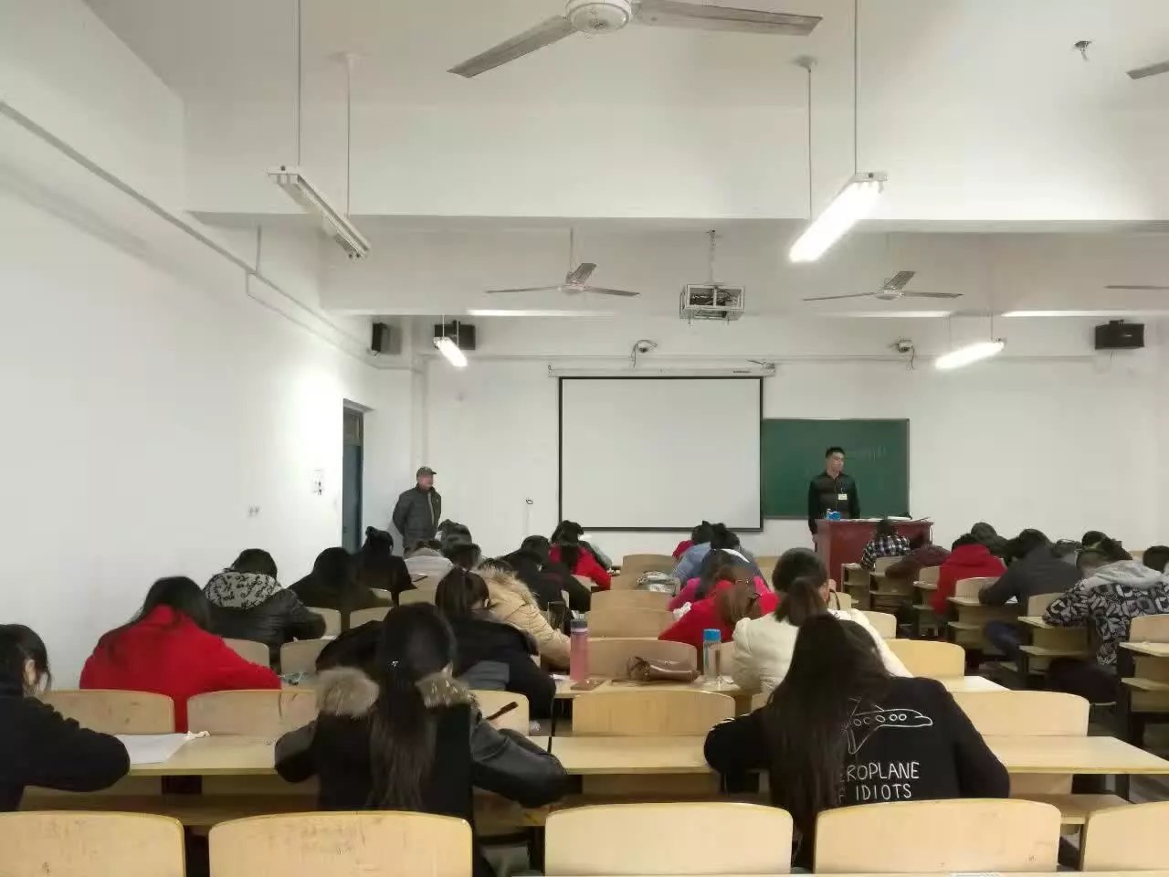 国产成人精品一区二区三区