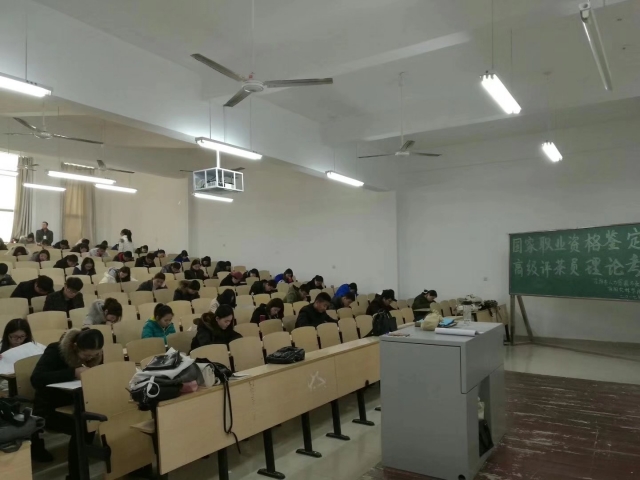 国产成人精品一区二区三区