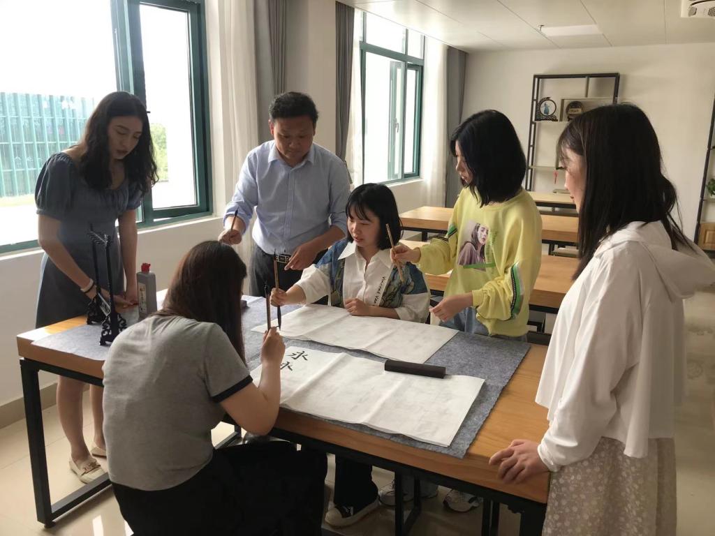 国产成人精品一区二区三区