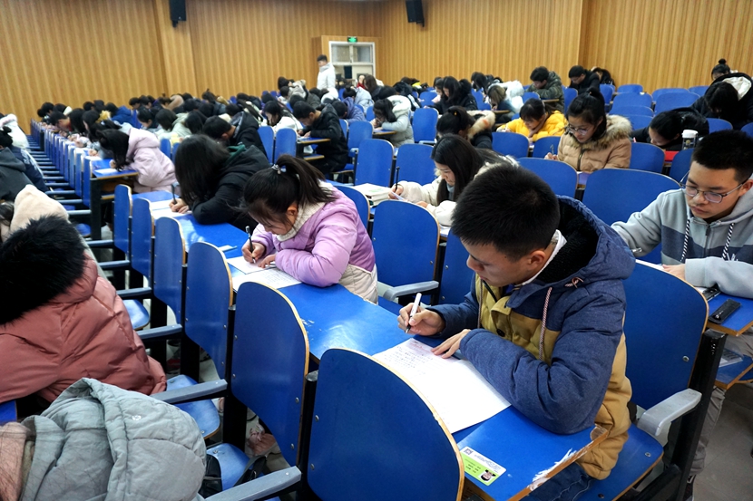 国产成人精品一区二区三区