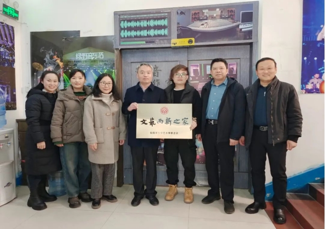 国产成人精品一区二区三区
