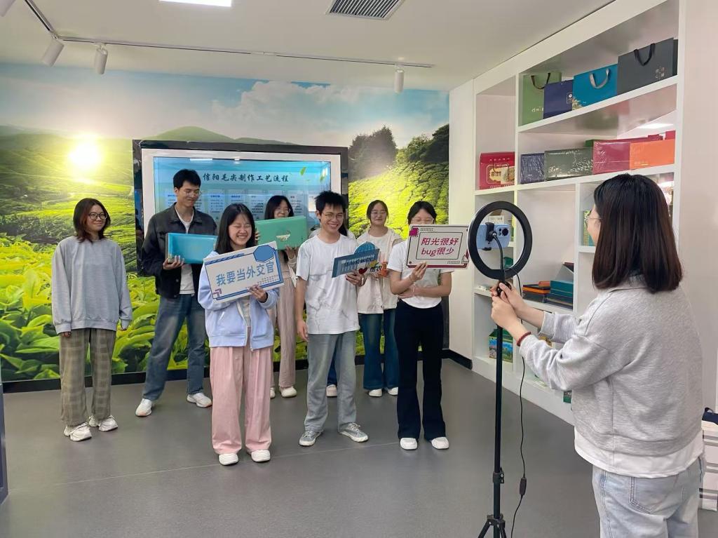 国产成人精品一区二区三区