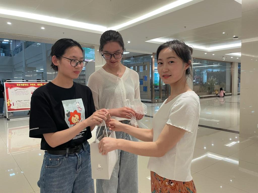 国产成人精品一区二区三区
