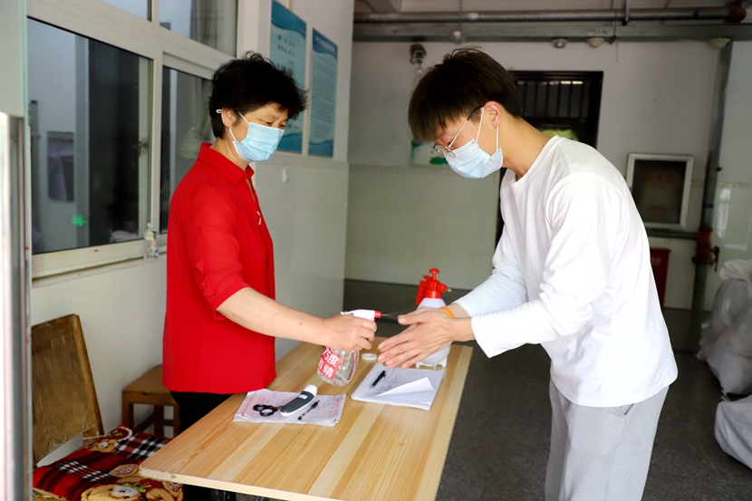 国产成人精品一区二区三区