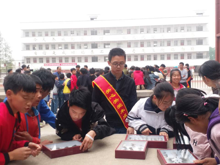国产成人精品一区二区三区