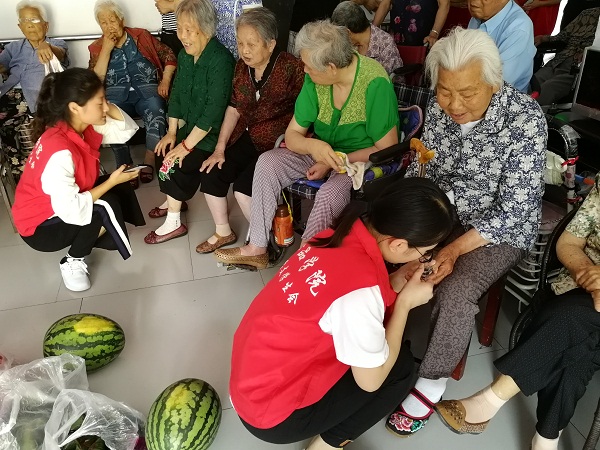 国产成人精品一区二区三区