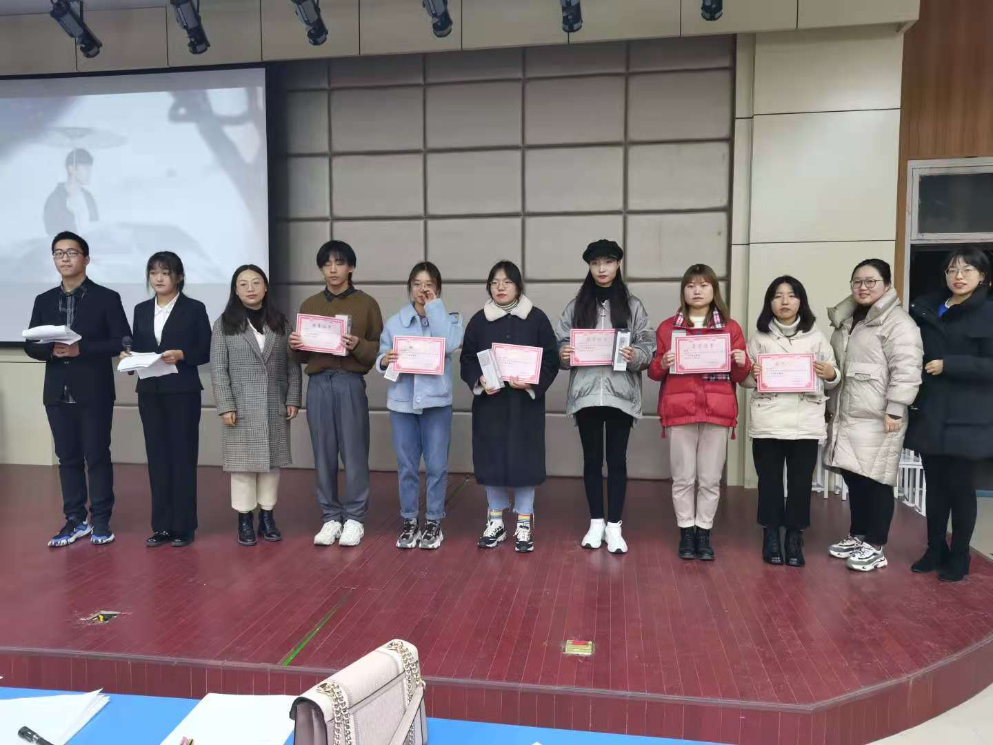 国产成人精品一区二区三区