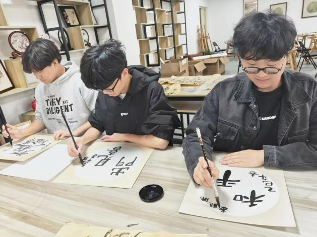 国产成人精品一区二区三区