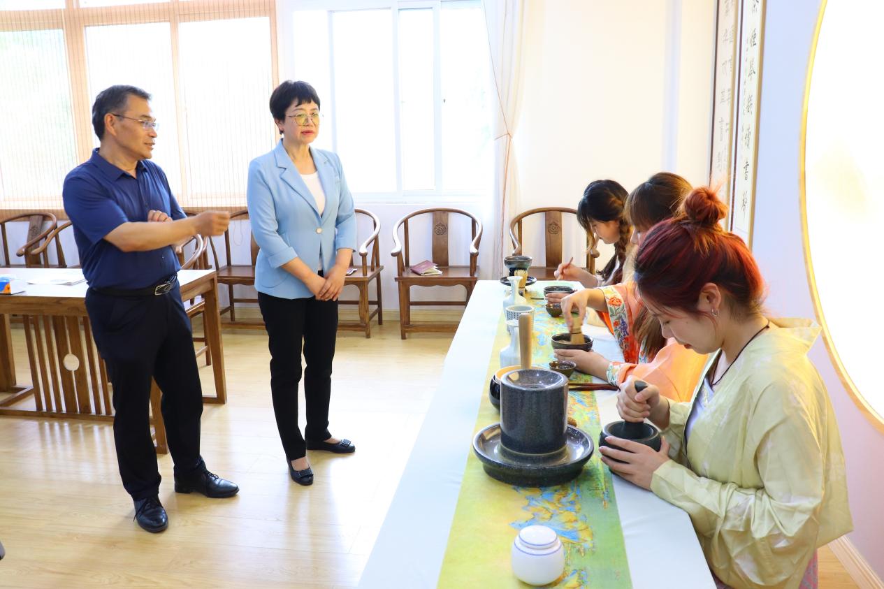 国产成人精品一区二区三区