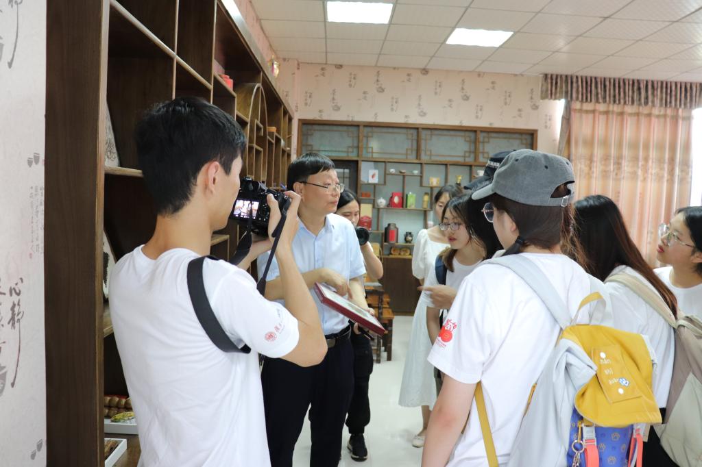 国产成人精品一区二区三区