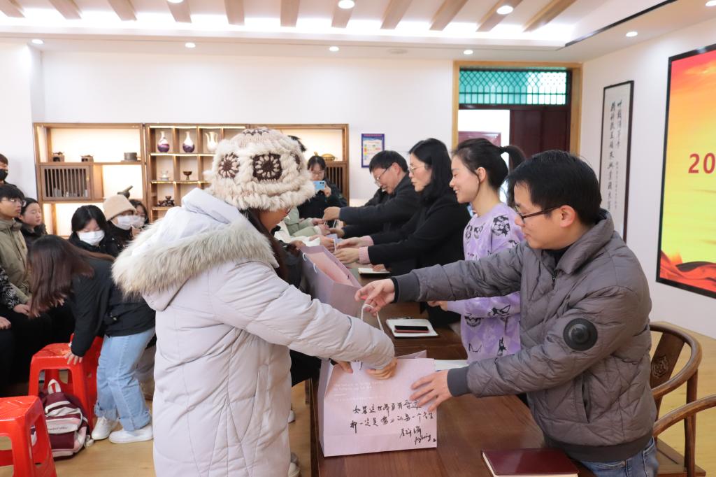 国产成人精品一区二区三区