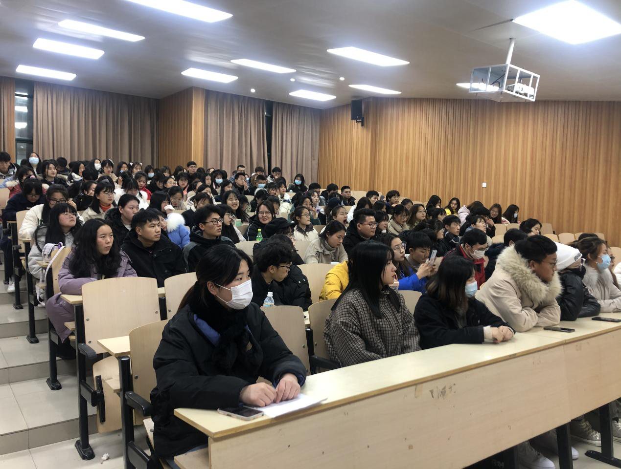国产成人精品一区二区三区