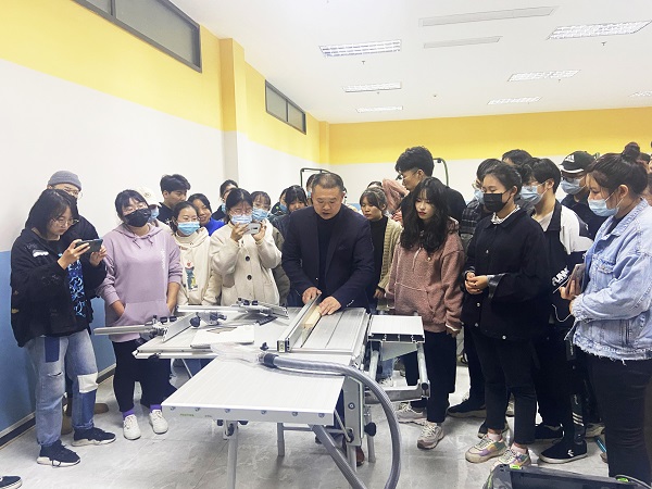 国产成人精品一区二区三区