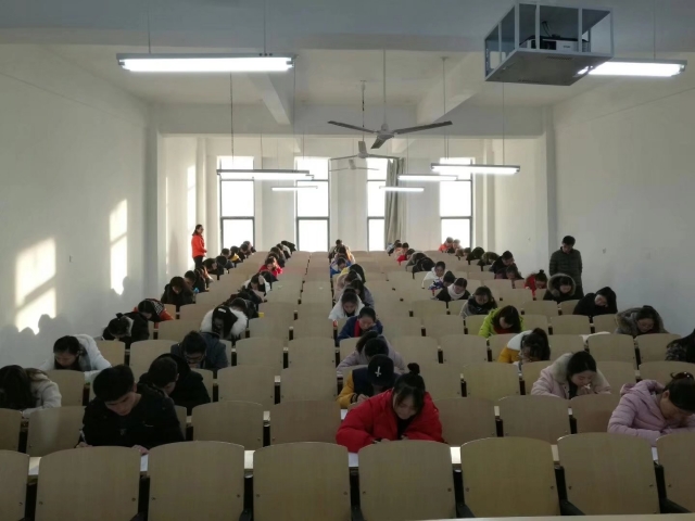 国产成人精品一区二区三区