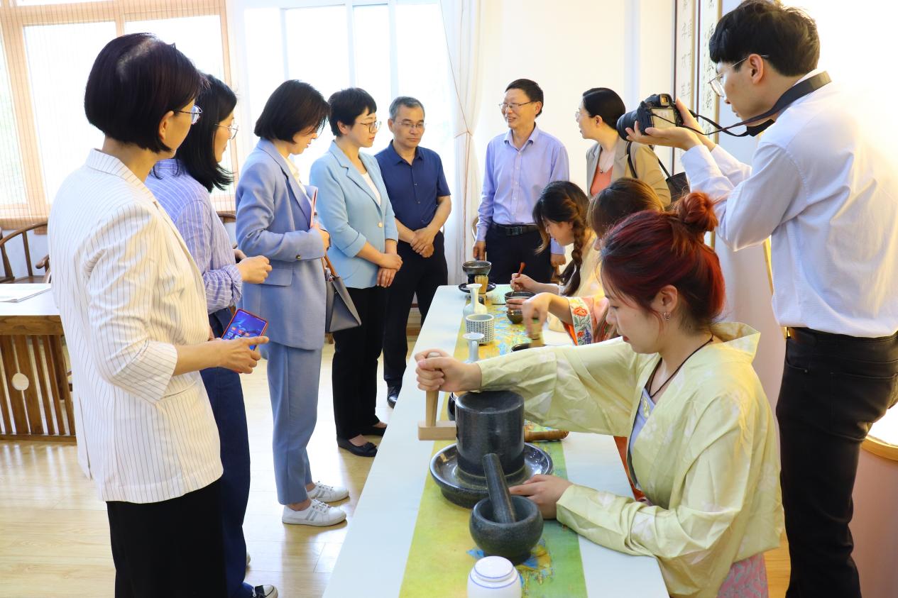 国产成人精品一区二区三区