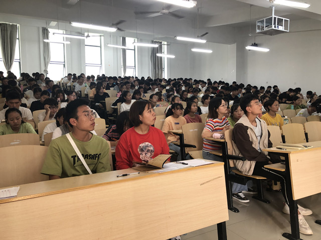 国产成人精品一区二区三区