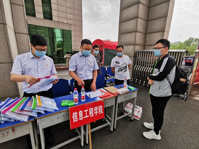 国产成人精品一区二区三区