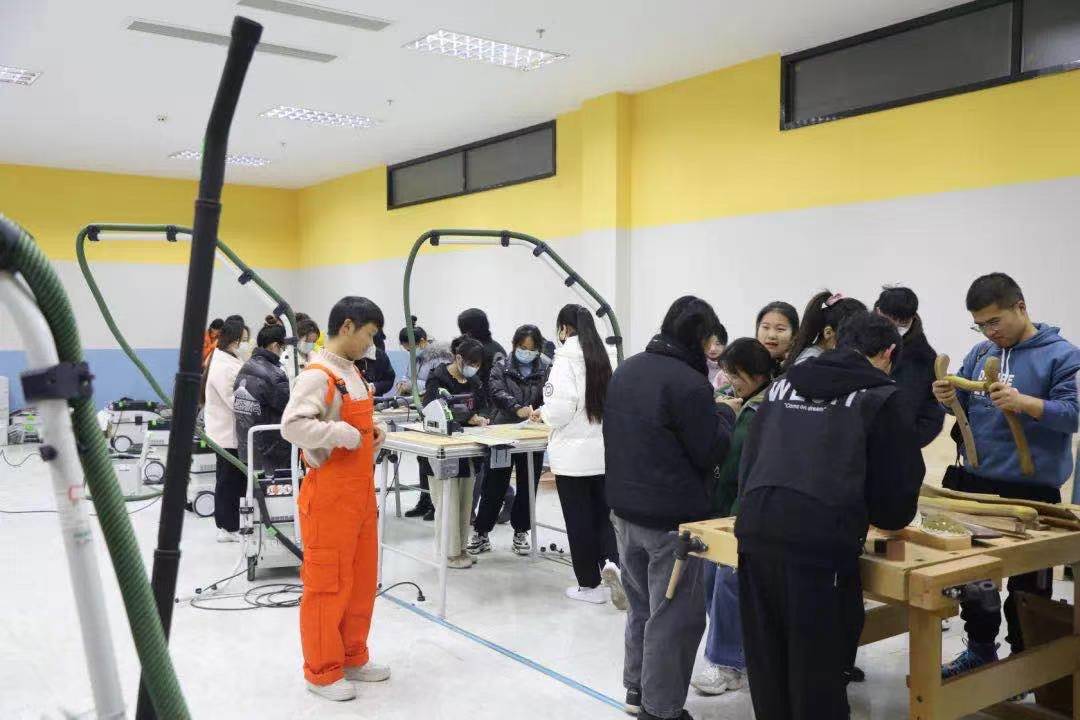 国产成人精品一区二区三区
