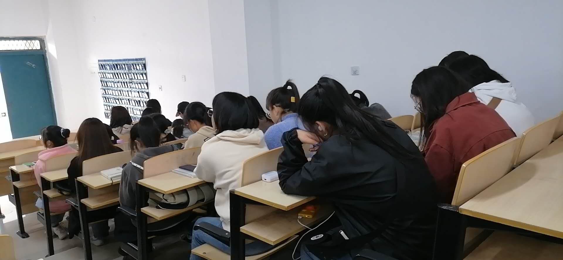 国产成人精品一区二区三区