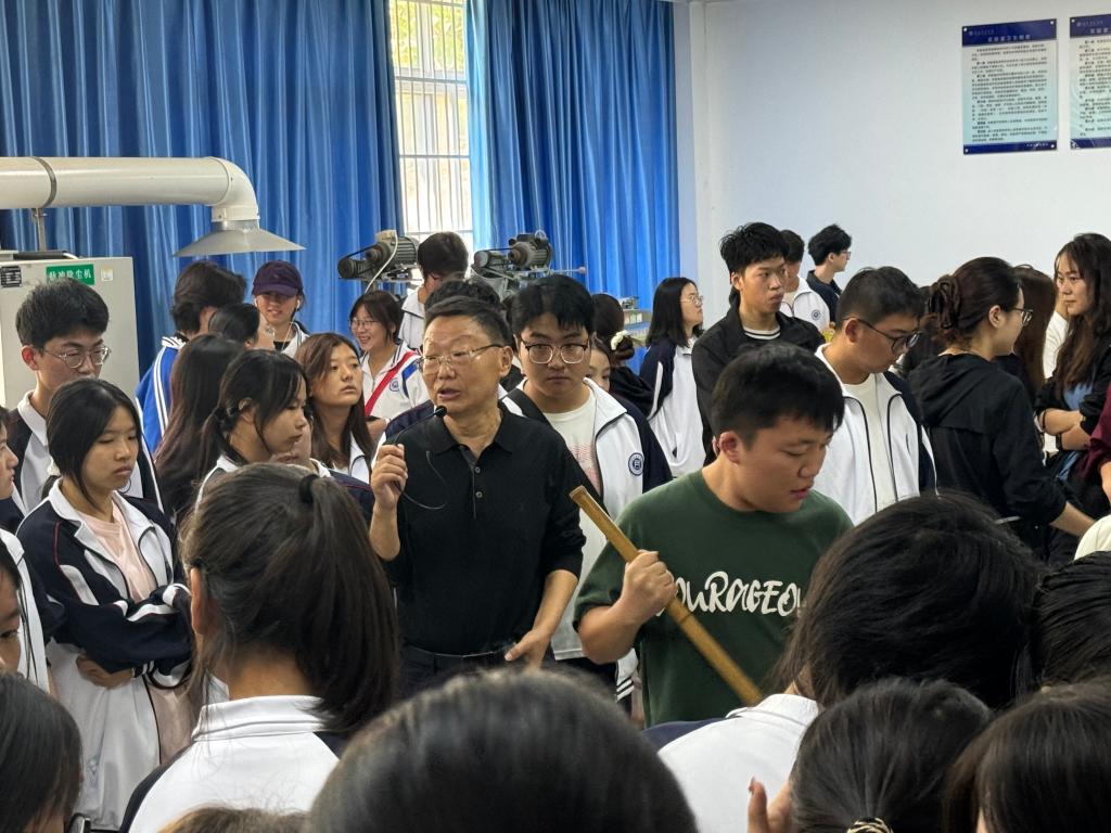 国产成人精品一区二区三区