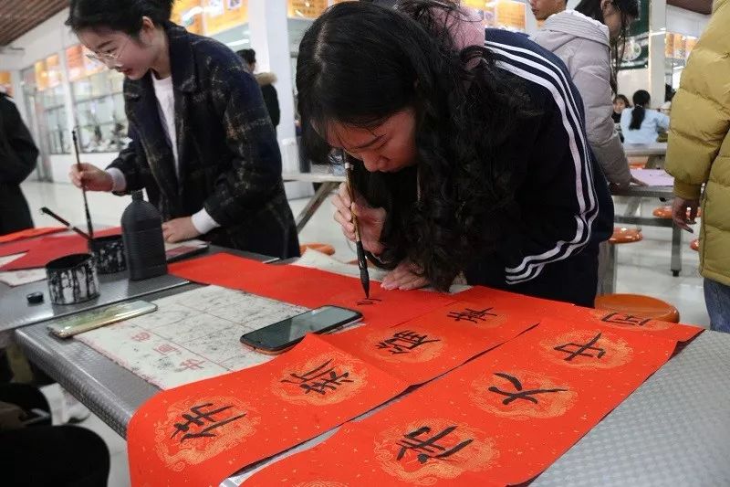 国产成人精品一区二区三区