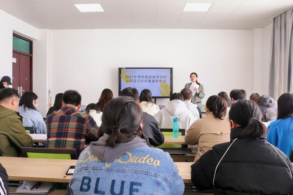 国产成人精品一区二区三区