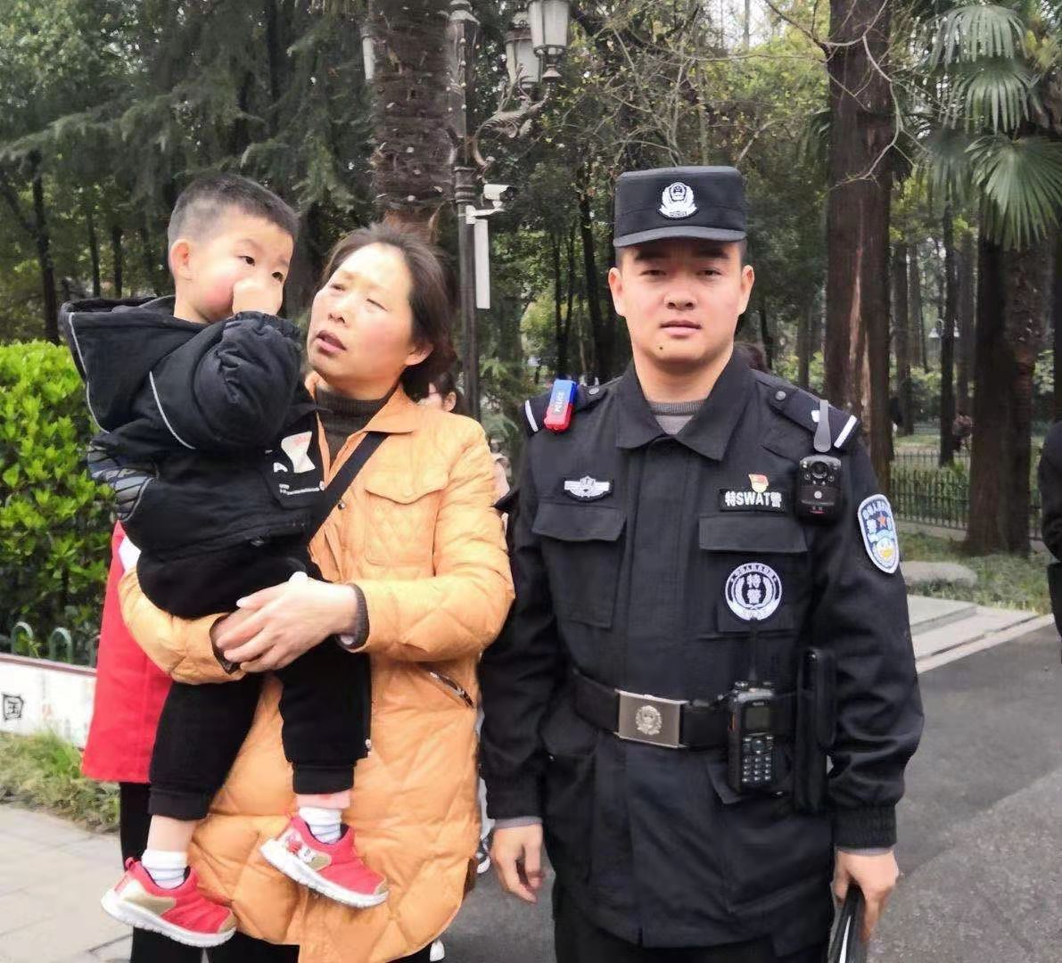 国产成人精品一区二区三区
