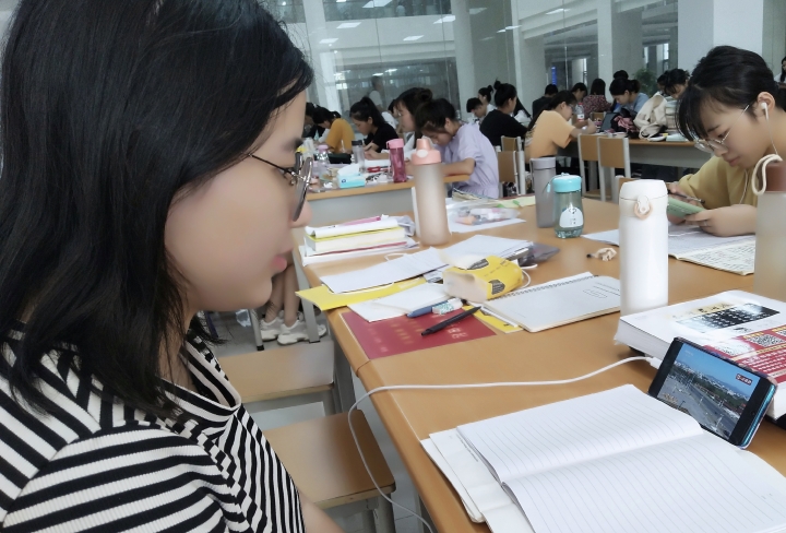 国产成人精品一区二区三区
