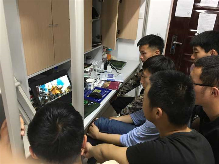 国产成人精品一区二区三区