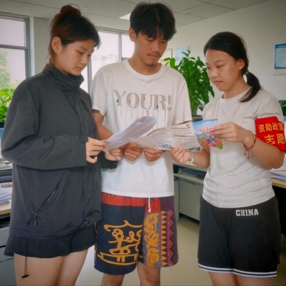 国产成人精品一区二区三区