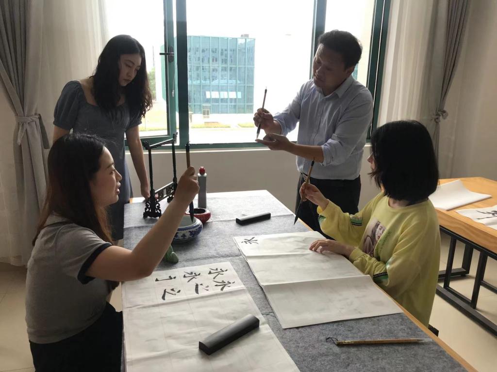 国产成人精品一区二区三区