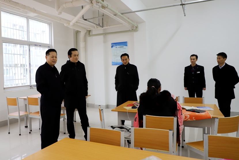 国产成人精品一区二区三区