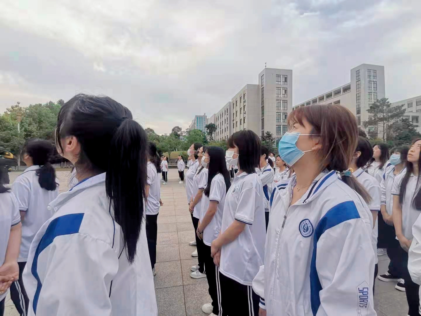 国产成人精品一区二区三区