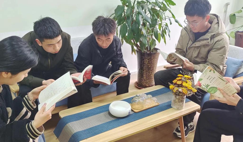 国产成人精品一区二区三区
