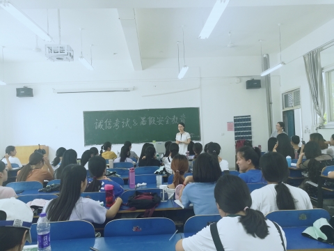 国产成人精品一区二区三区