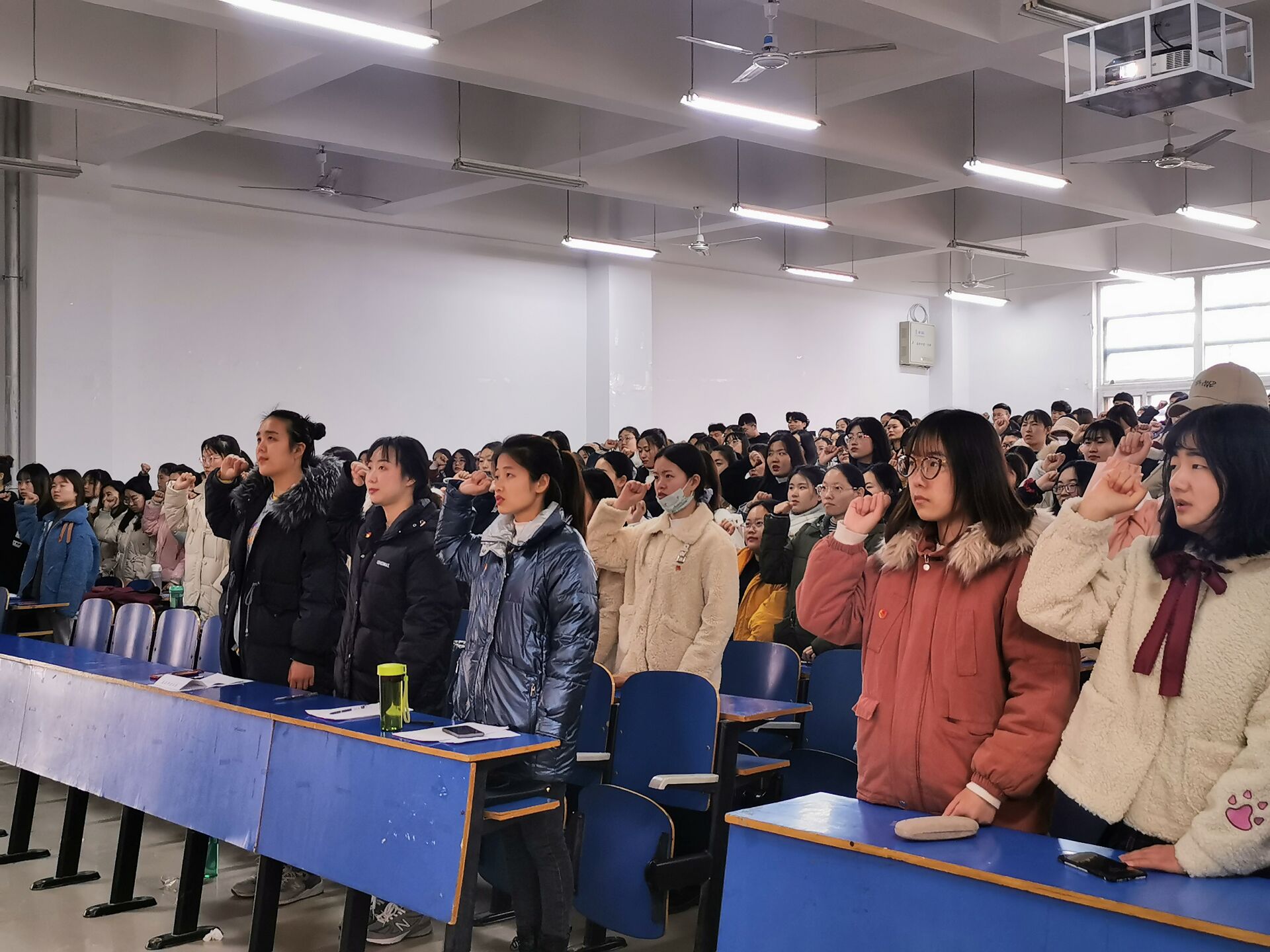 国产成人精品一区二区三区