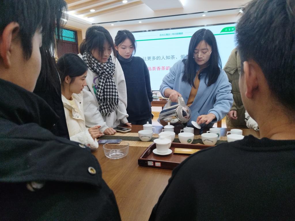 国产成人精品一区二区三区
