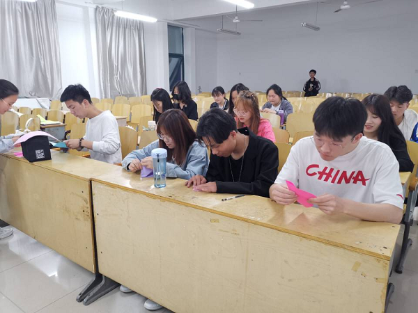 国产成人精品一区二区三区