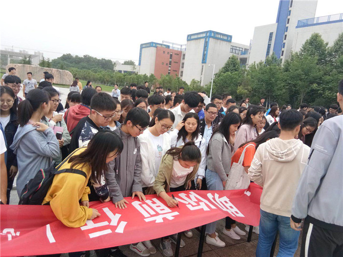 国产成人精品一区二区三区