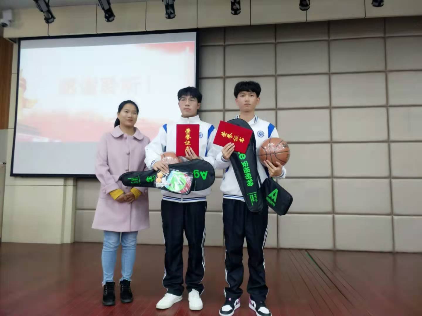 国产成人精品一区二区三区