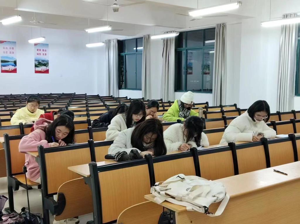 国产成人精品一区二区三区