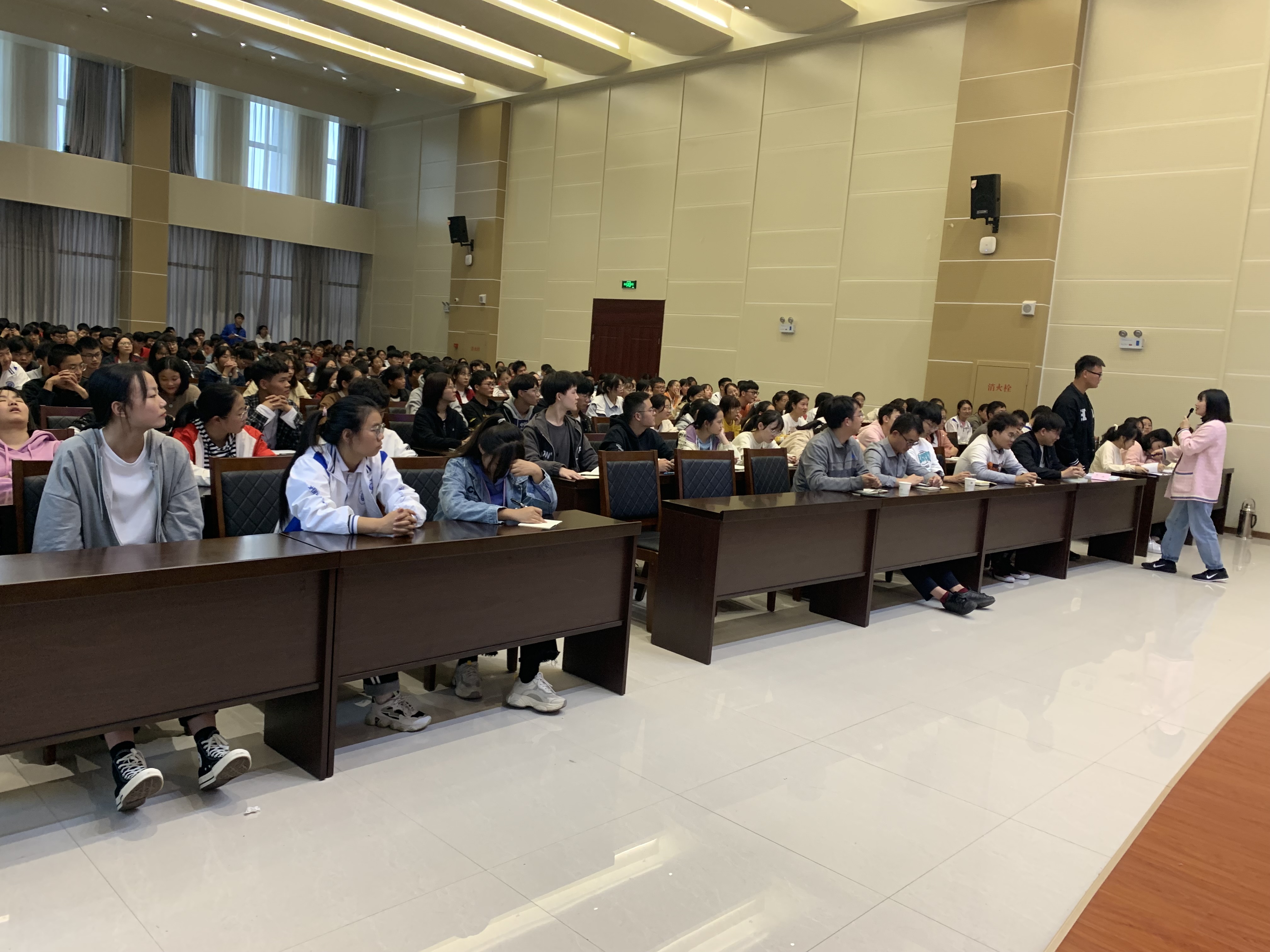 国产成人精品一区二区三区