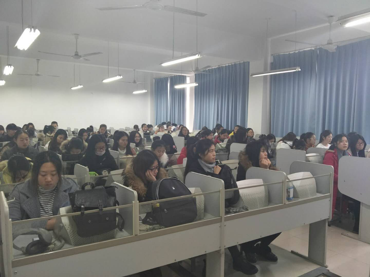 国产成人精品一区二区三区