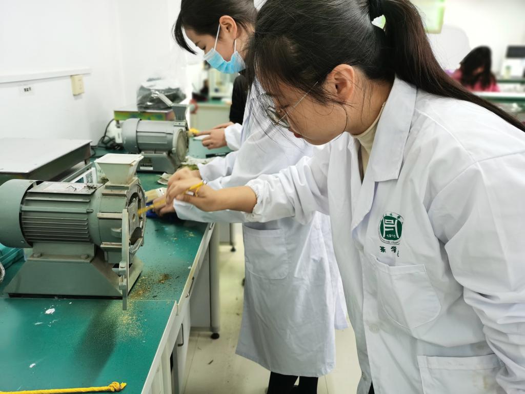 国产成人精品一区二区三区