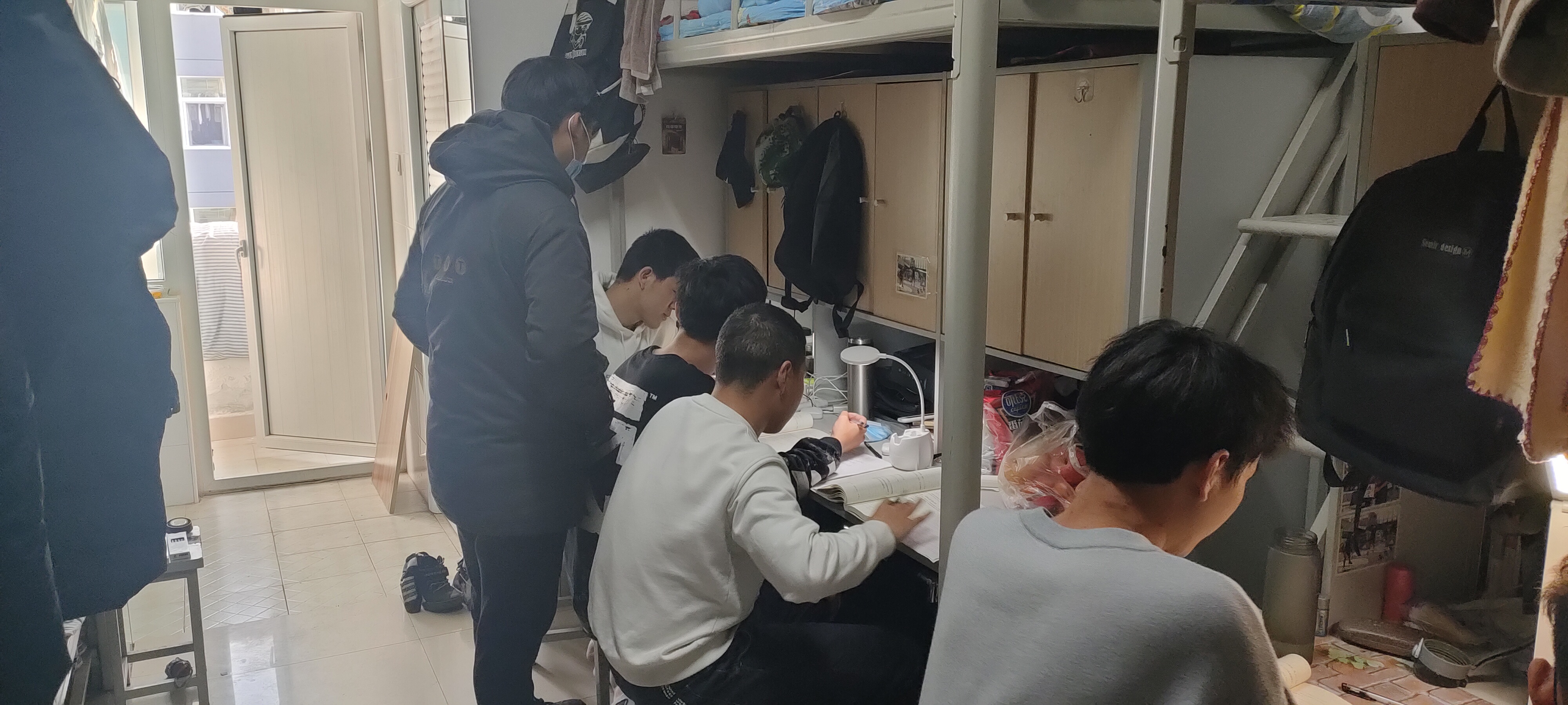 国产成人精品一区二区三区